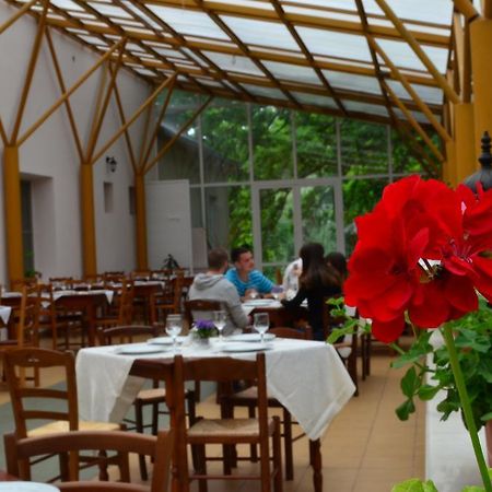 Casa Macrina Hotell Miclauseni Eksteriør bilde